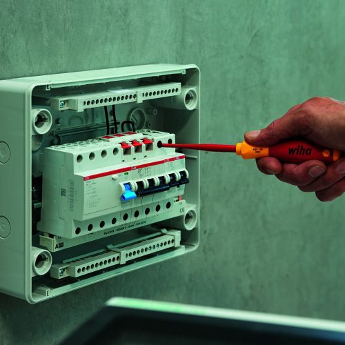 Wiha SL4,0x100 SoftFinish electric slimFix VDE lapos csavarhúzó (35390)