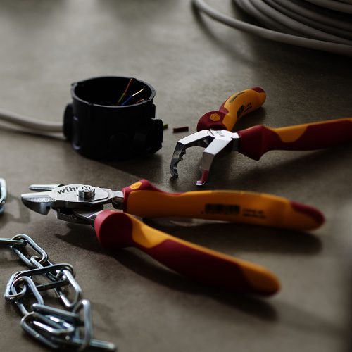 Wiha TriCut VDE Classic kábelvágó és csupaszító 170mm (38552)